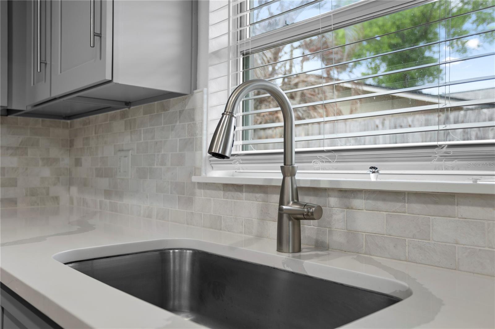 Image 16 of 40 For 2130 Deloraine Trail