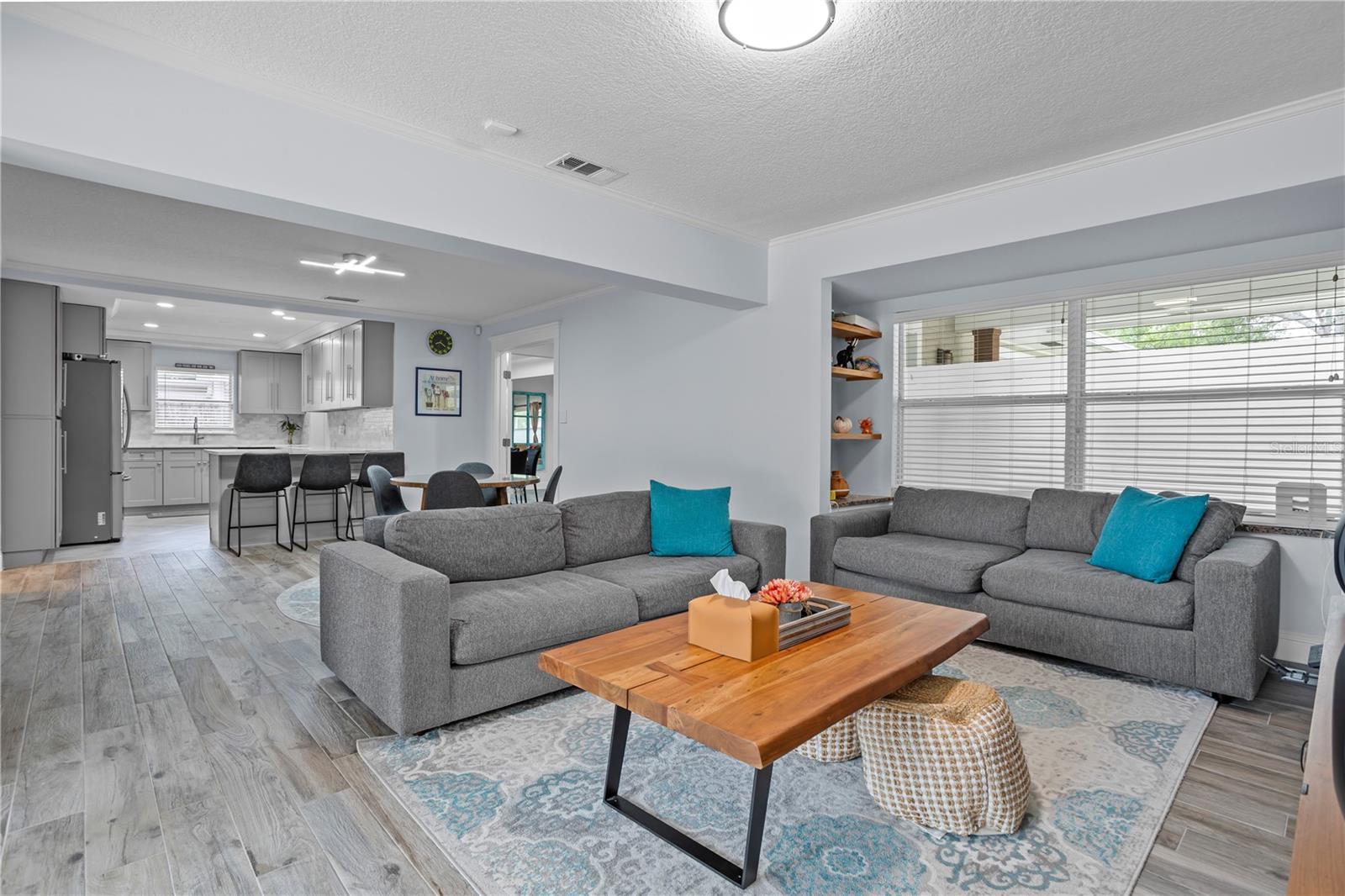 Image 20 of 40 For 2130 Deloraine Trail