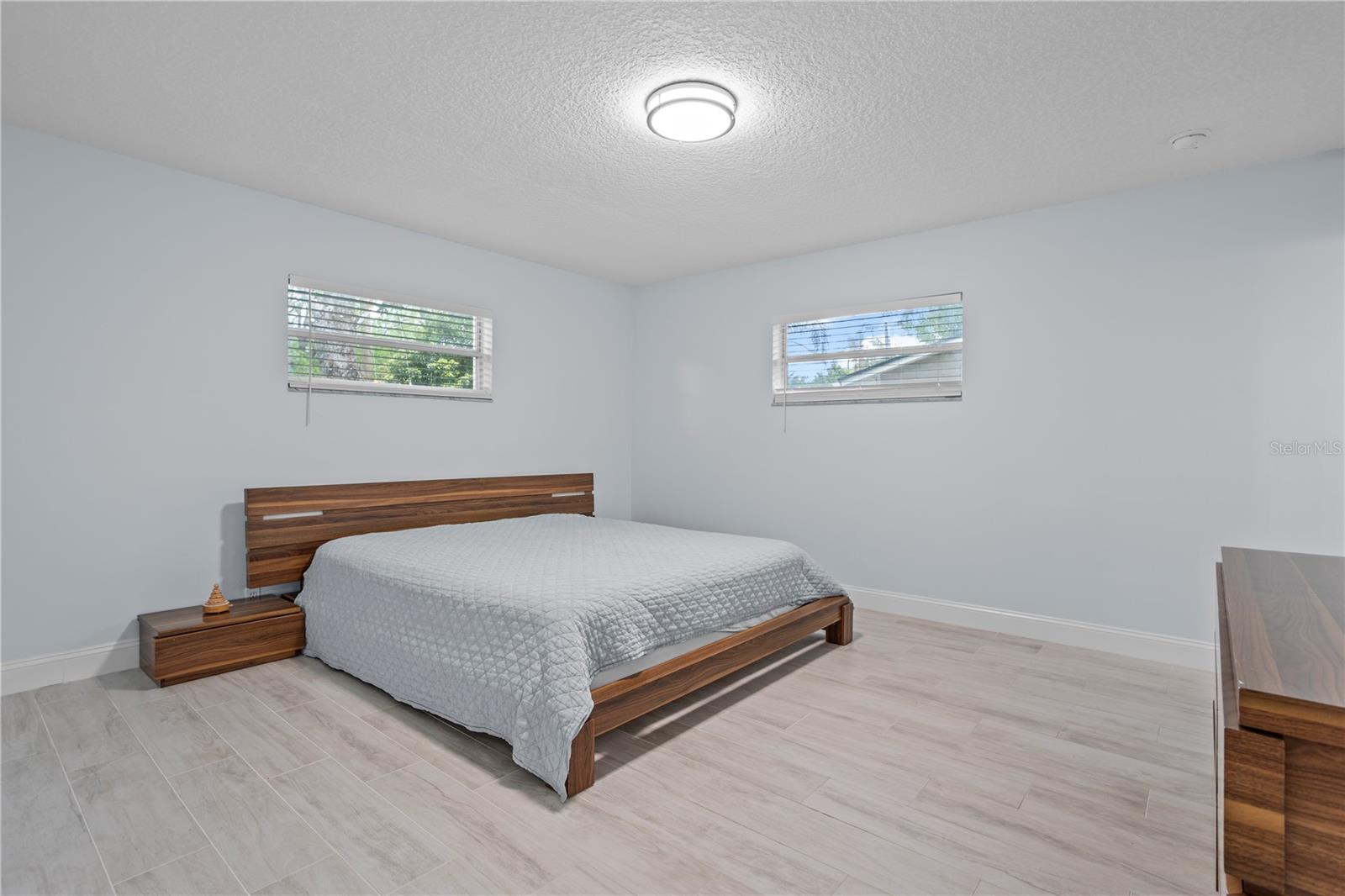 Image 23 of 40 For 2130 Deloraine Trail