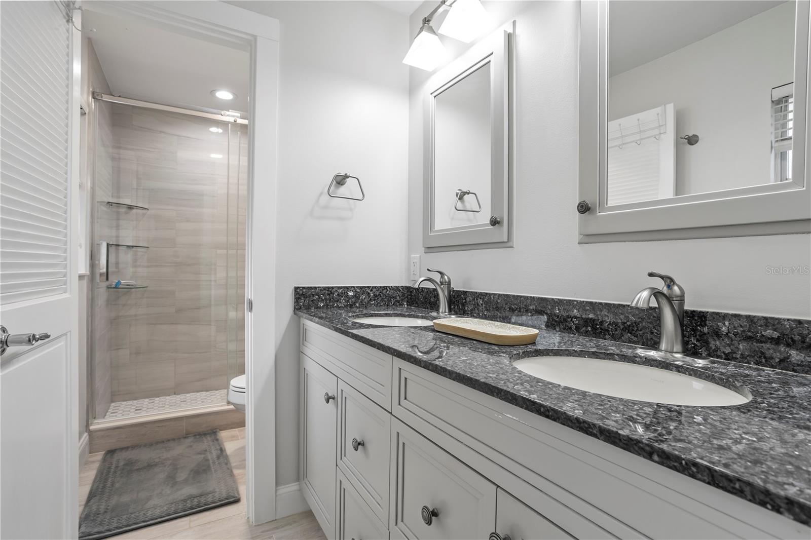 Image 25 of 40 For 2130 Deloraine Trail