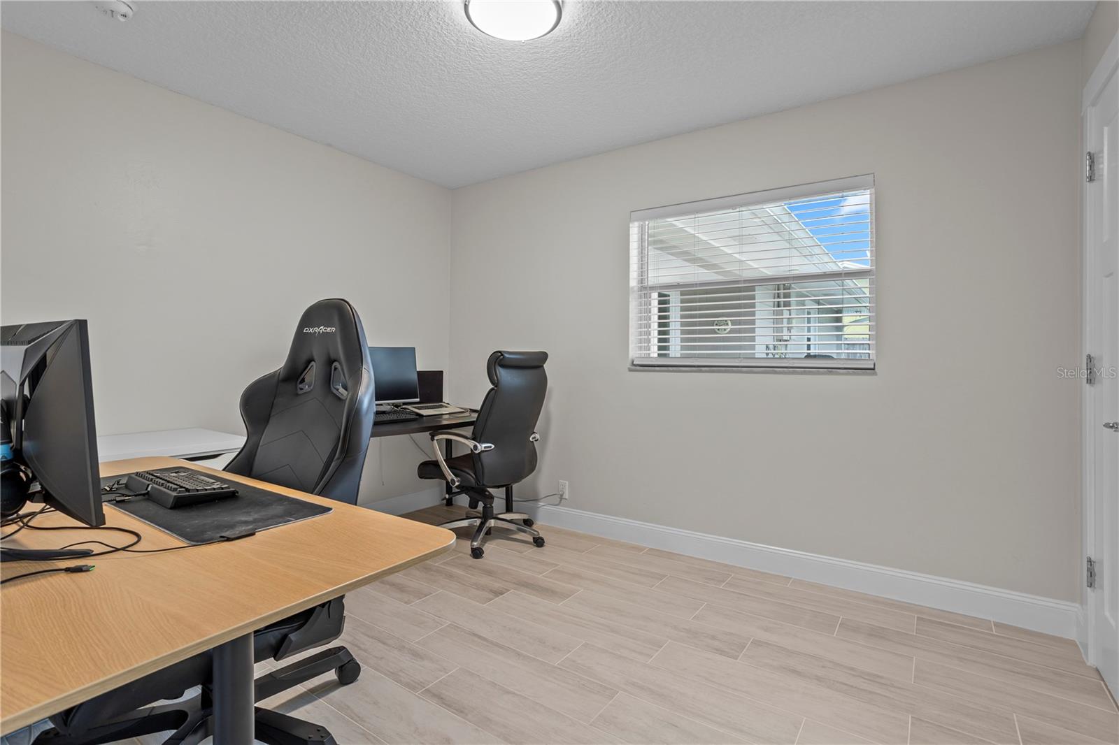 Image 34 of 40 For 2130 Deloraine Trail