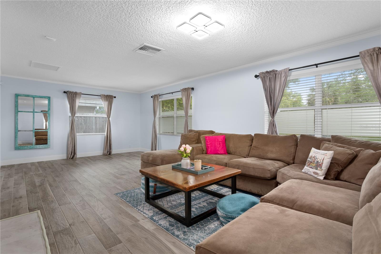 Image 5 of 40 For 2130 Deloraine Trail