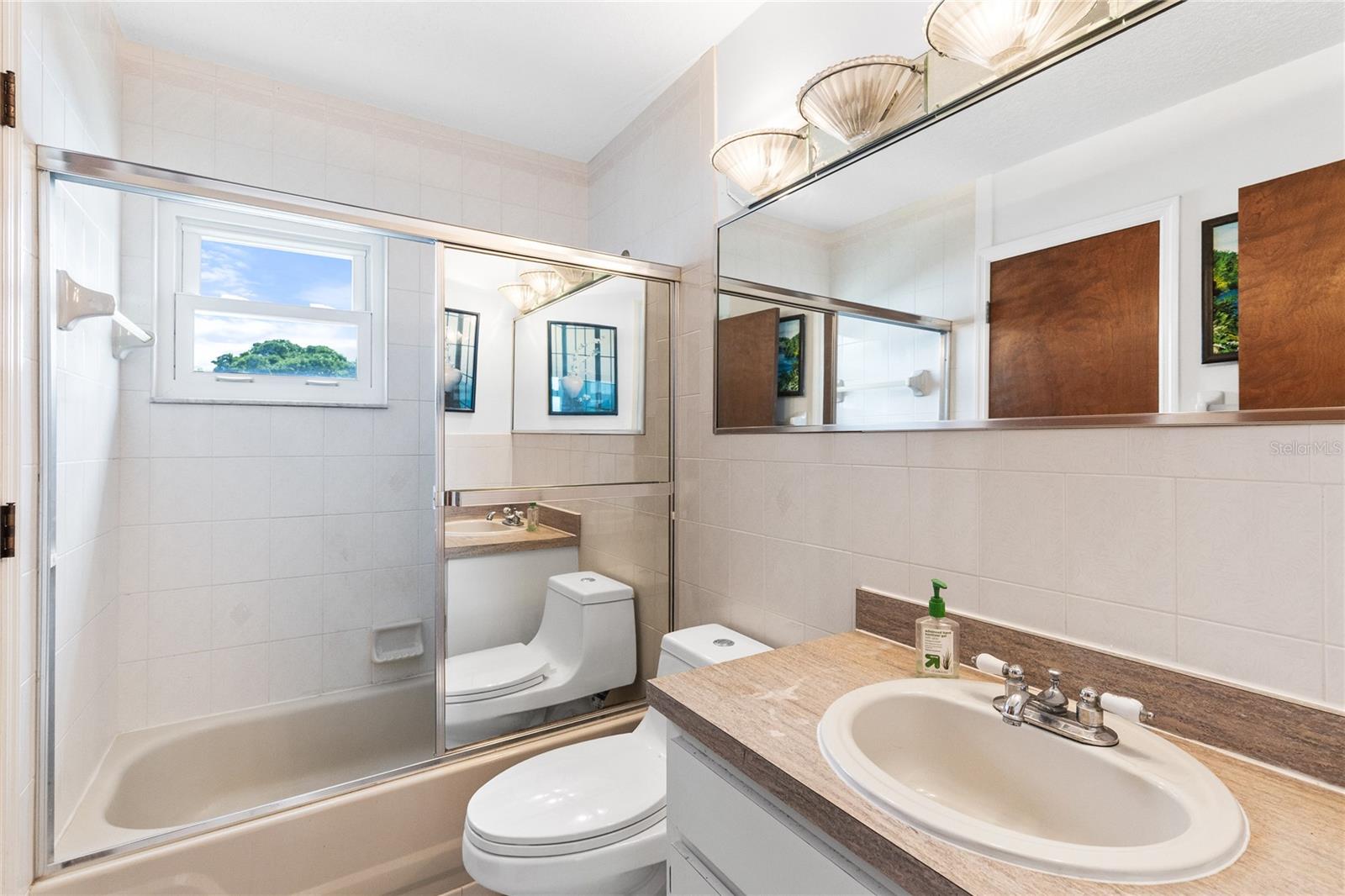 Image 29 of 44 For 3480 Lakeshore Boulevard