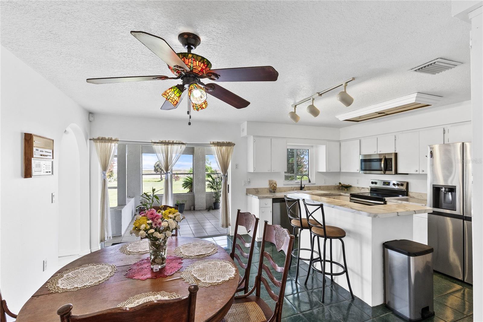 Image 8 of 44 For 3480 Lakeshore Boulevard