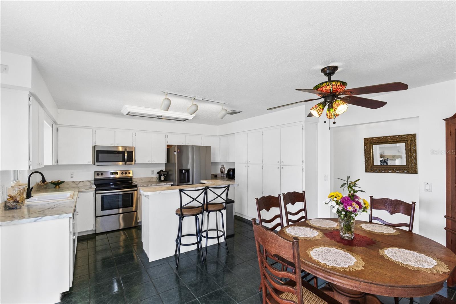 Image 9 of 44 For 3480 Lakeshore Boulevard