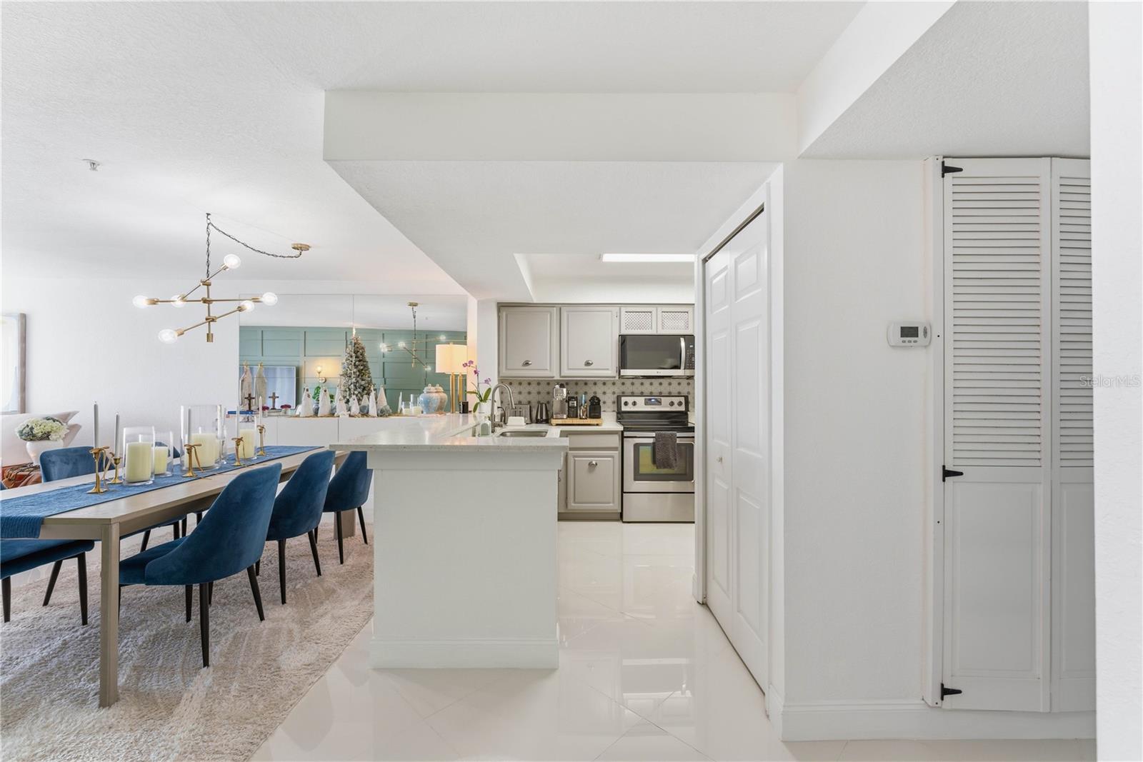 Image 25 of 80 For 13838 Fairway Island Drive 1436