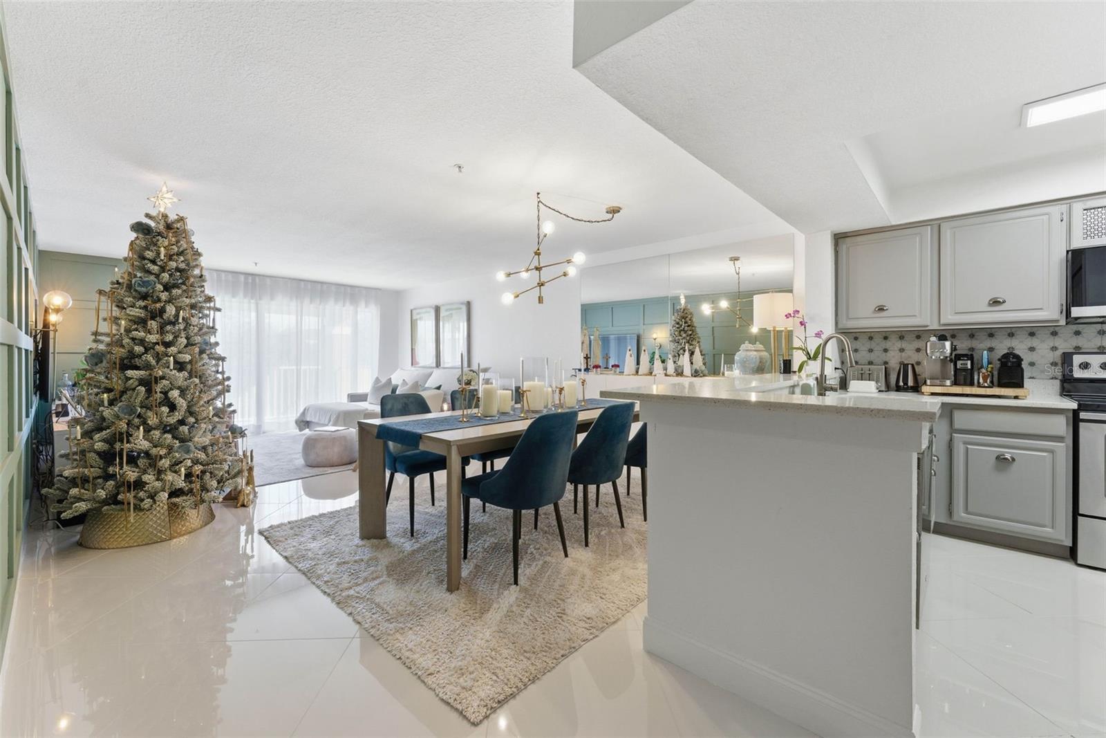 Image 32 of 80 For 13838 Fairway Island Drive 1436