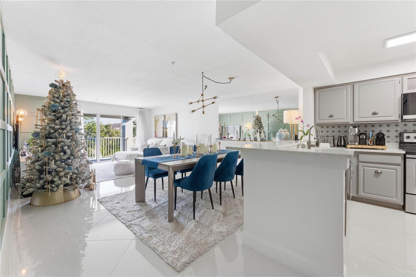 Image 33 of 80 For 13838 Fairway Island Drive 1436