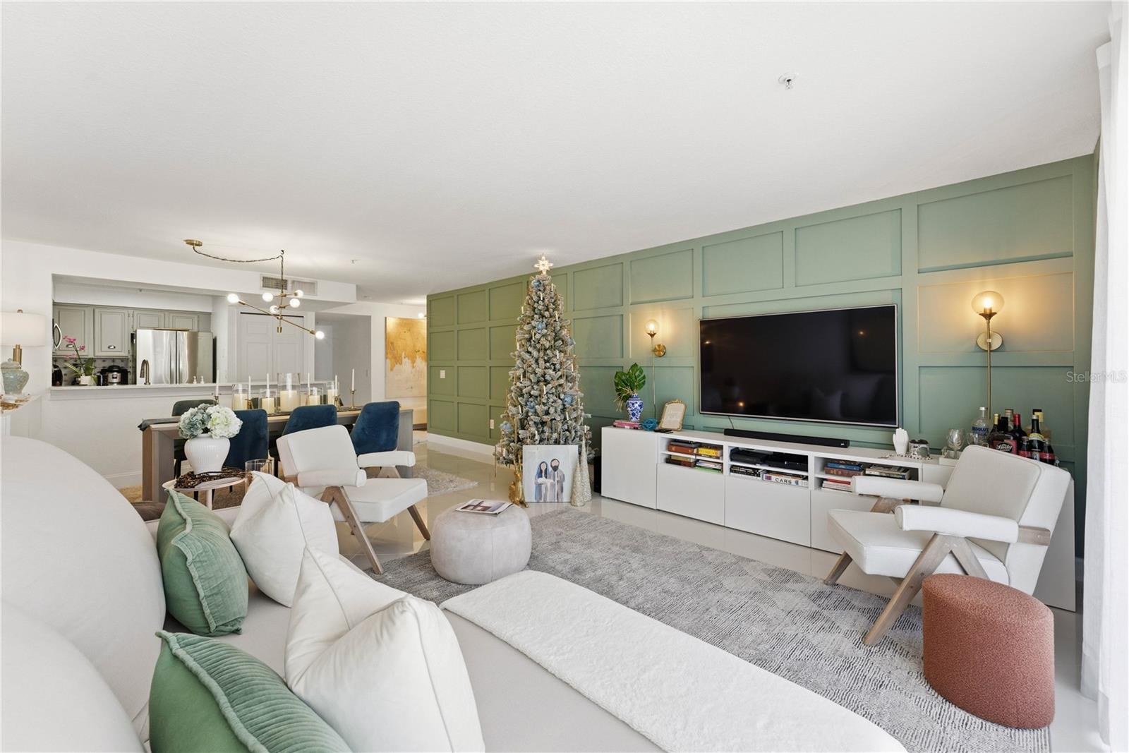 Image 41 of 80 For 13838 Fairway Island Drive 1436