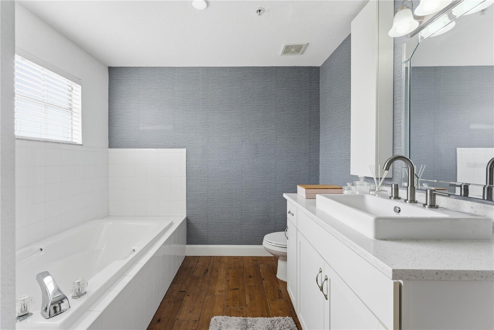 Image 67 of 80 For 13838 Fairway Island Drive 1436