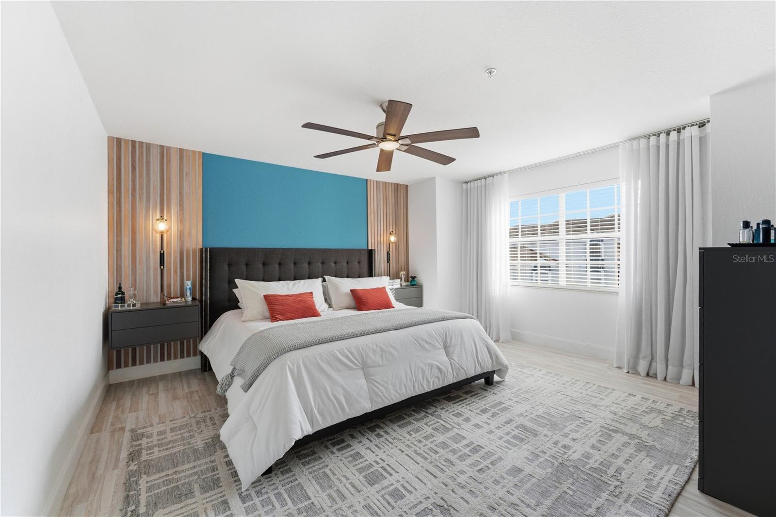 Image 71 of 80 For 13838 Fairway Island Drive 1436