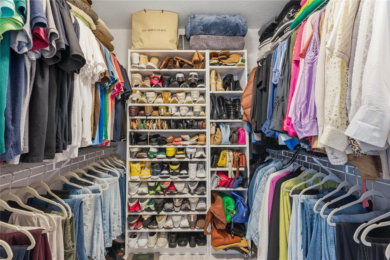 Image 77 of 80 For 13838 Fairway Island Drive 1436