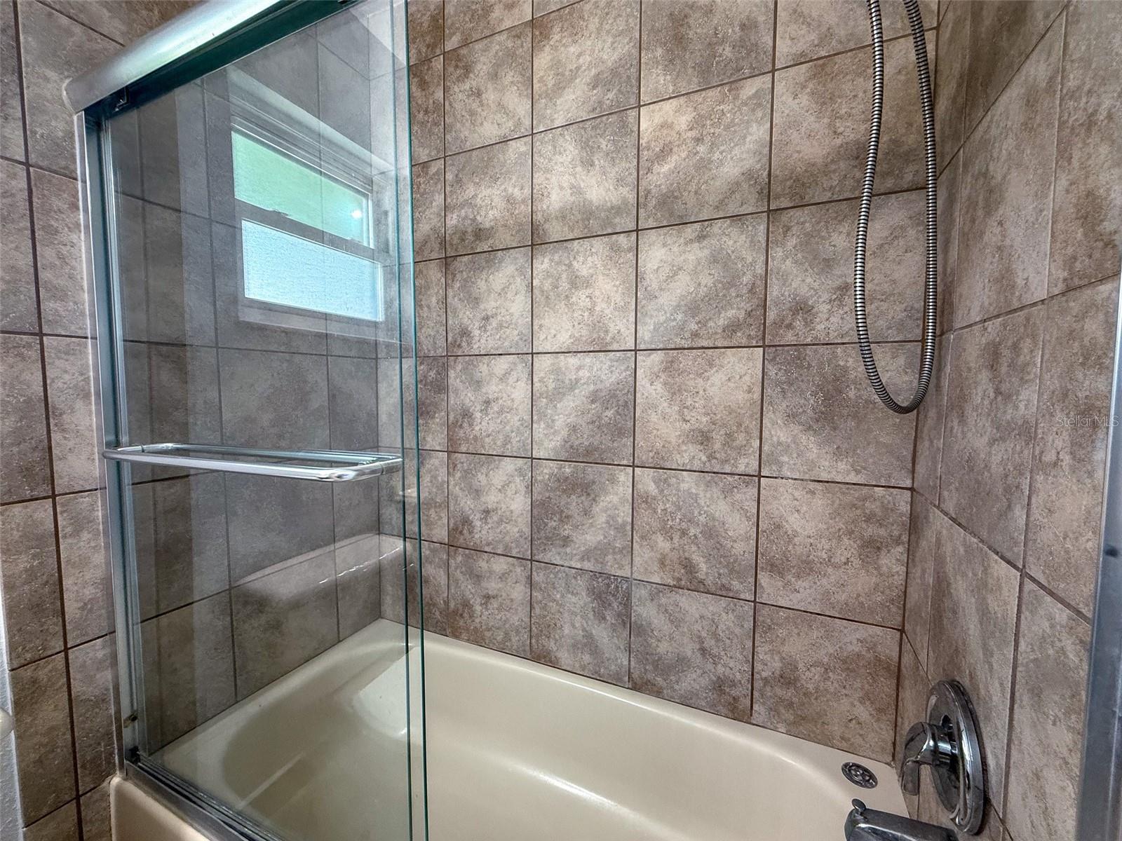 Image 22 of 31 For 1459 Oak Leaf Lane