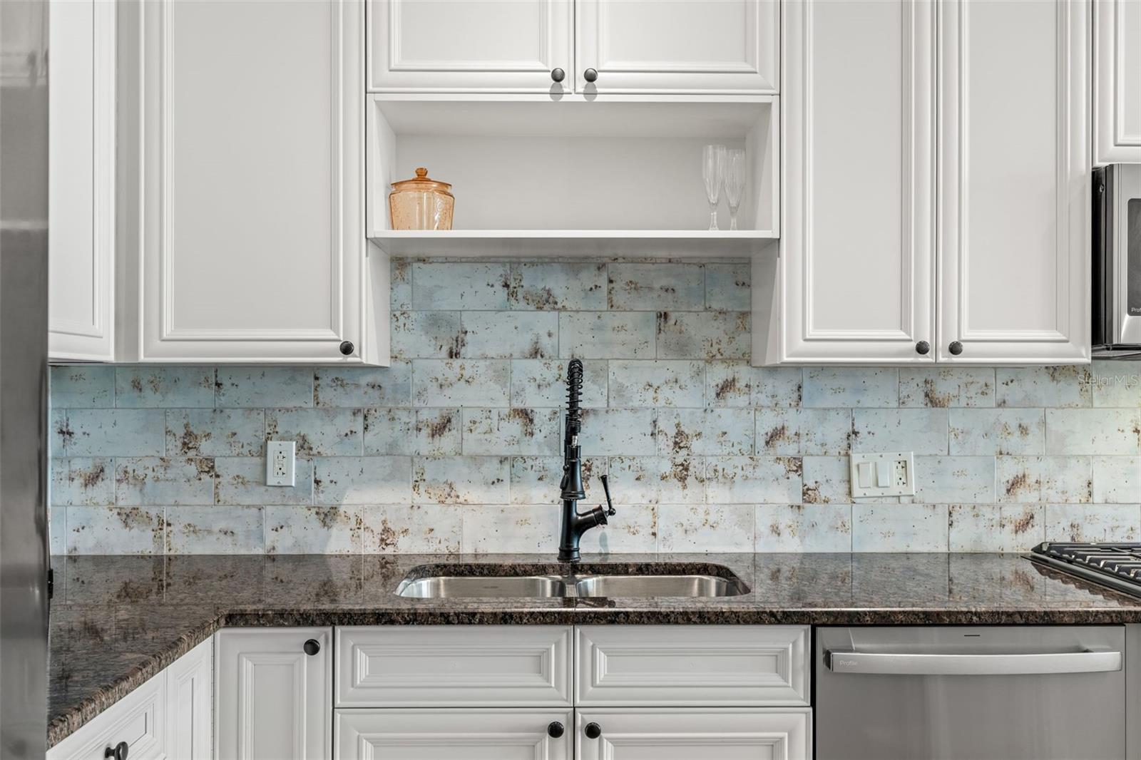 Image 15 of 66 For 150 Robinson Street 3208