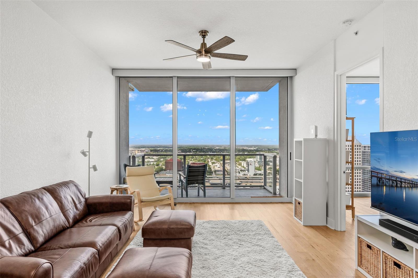 Image 21 of 66 For 150 Robinson Street 3208