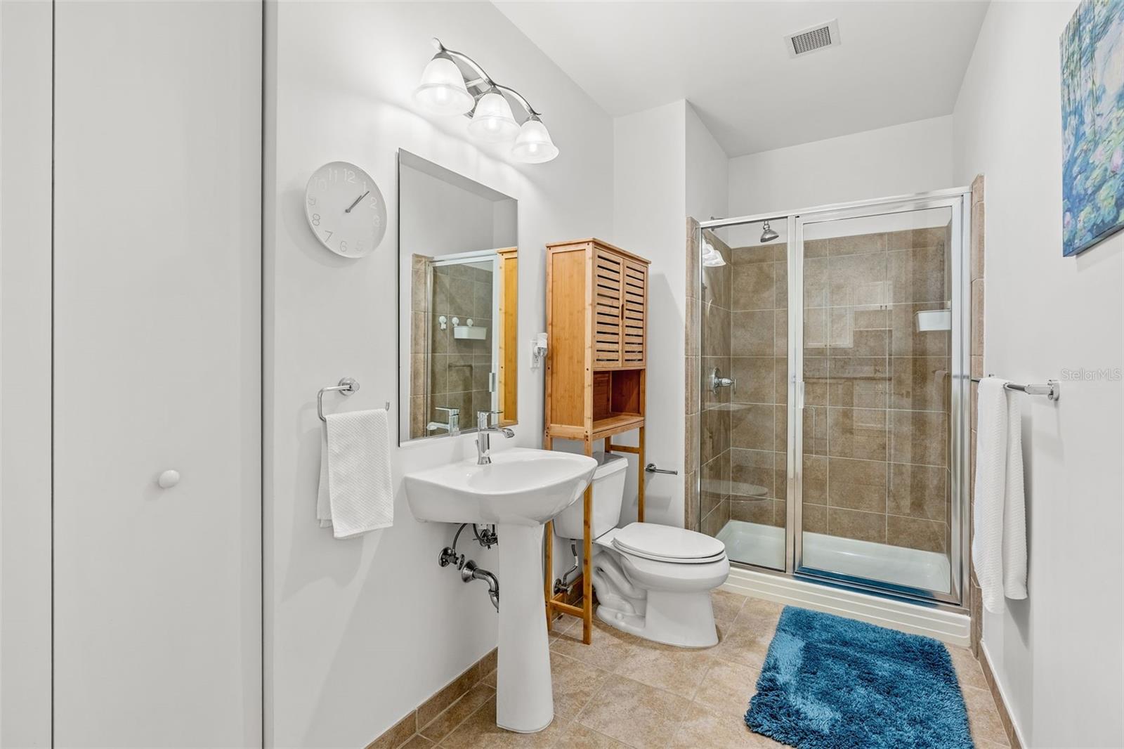 Image 30 of 66 For 150 Robinson Street 3208