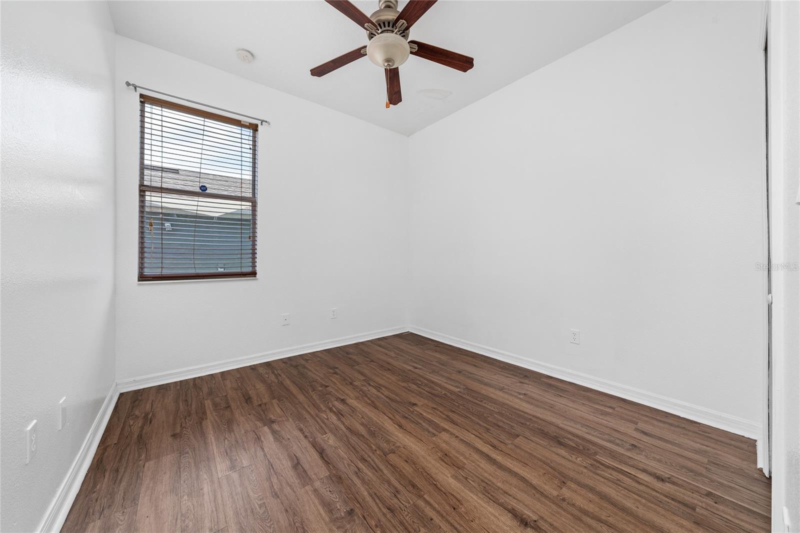 Image 8 of 31 For 8582 Leeland Archer Boulevard