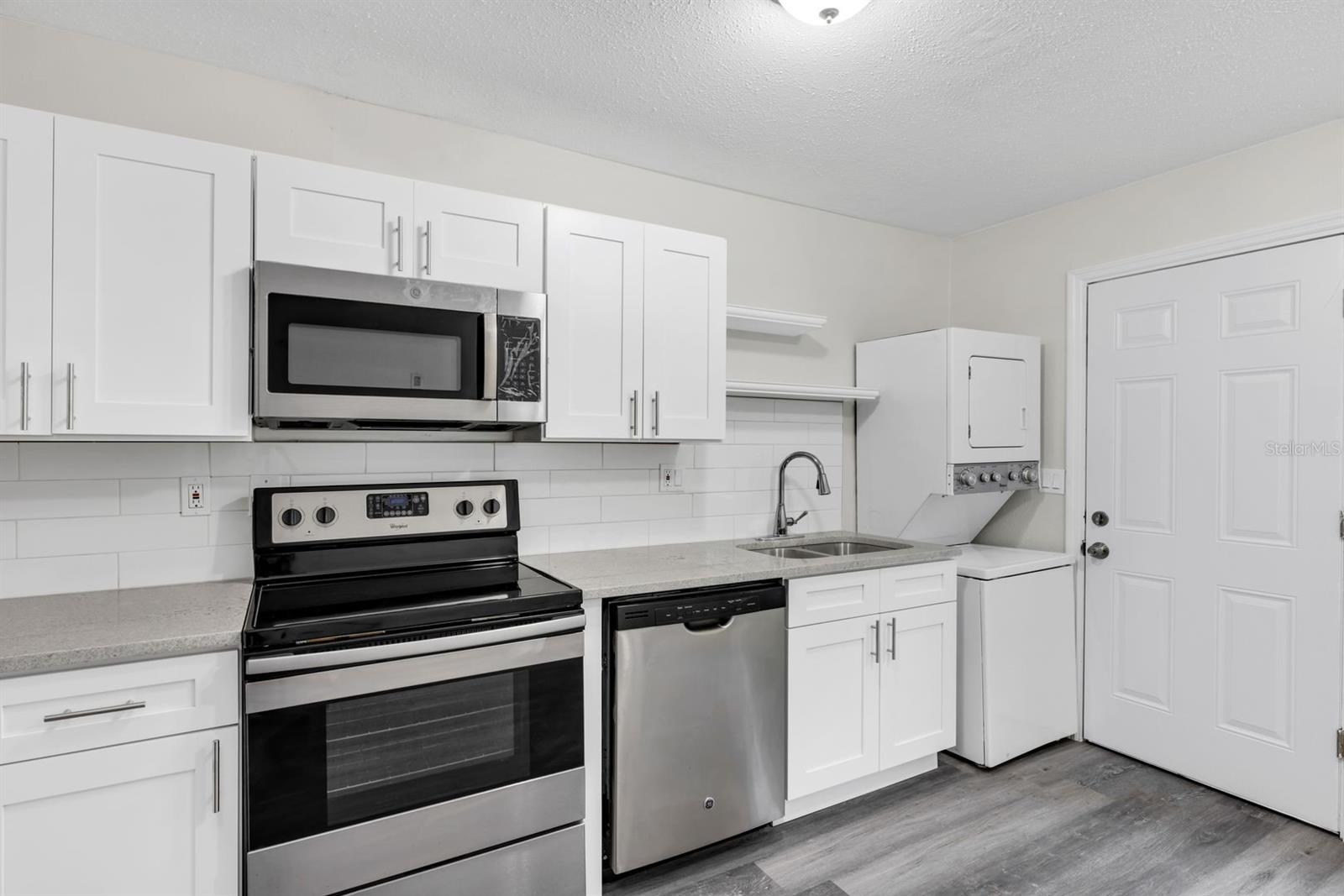 Image 6 of 19 For 751 Bellevue  1