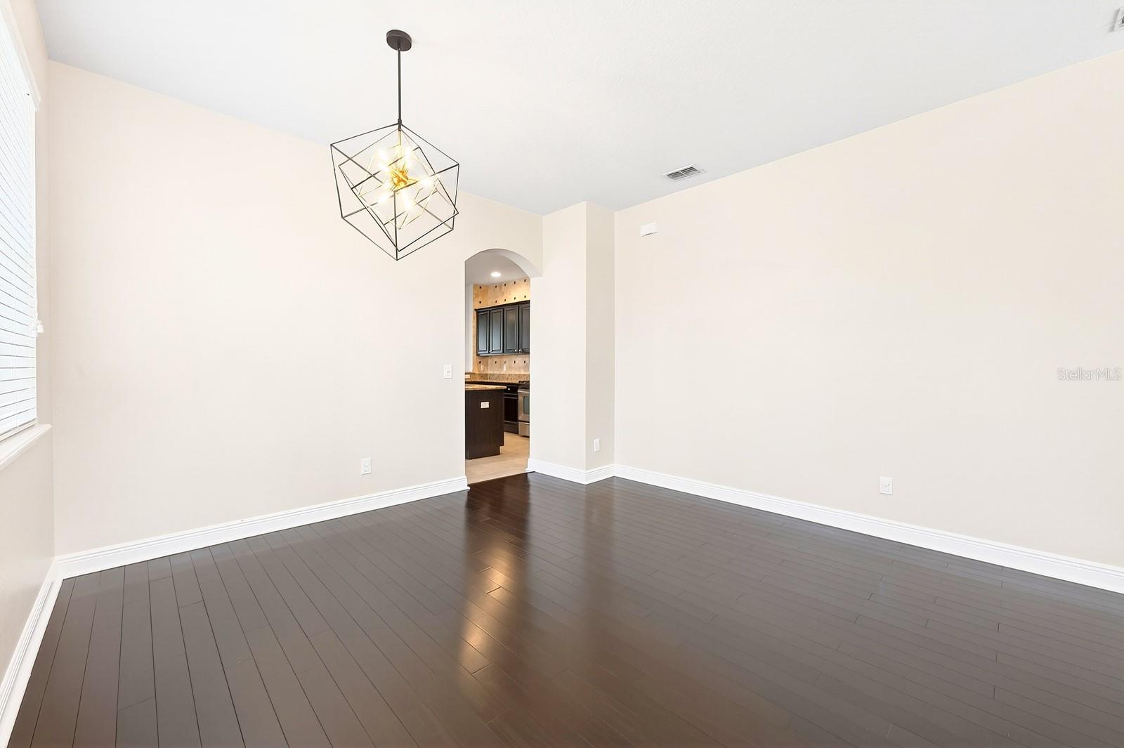 Image 4 of 34 For 918 Seburn Road