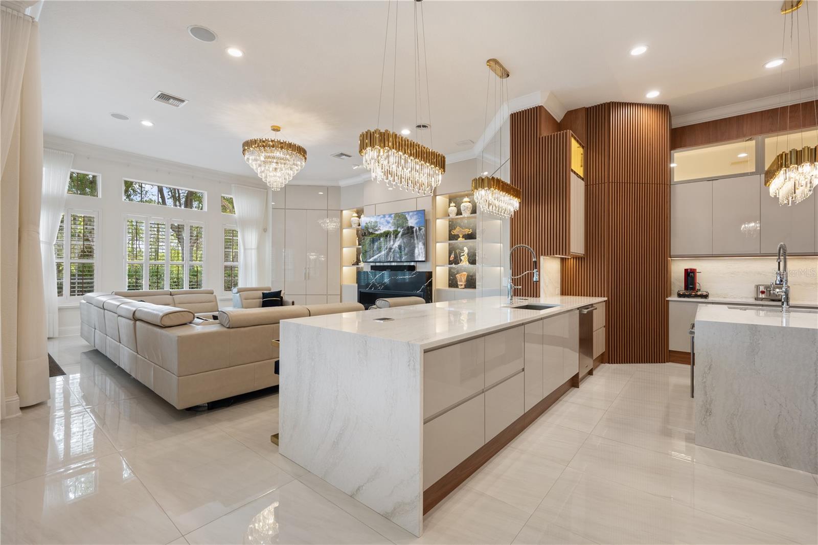 Image 12 of 71 For 6133 Hampshire Court