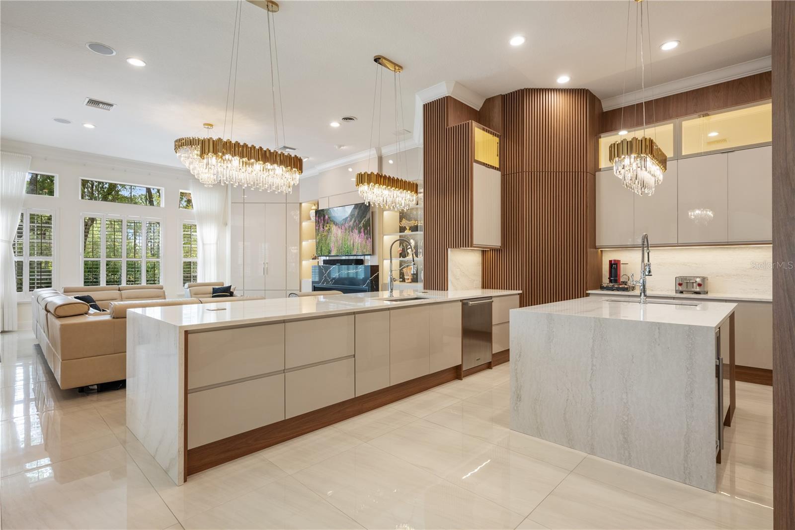 Image 18 of 71 For 6133 Hampshire Court