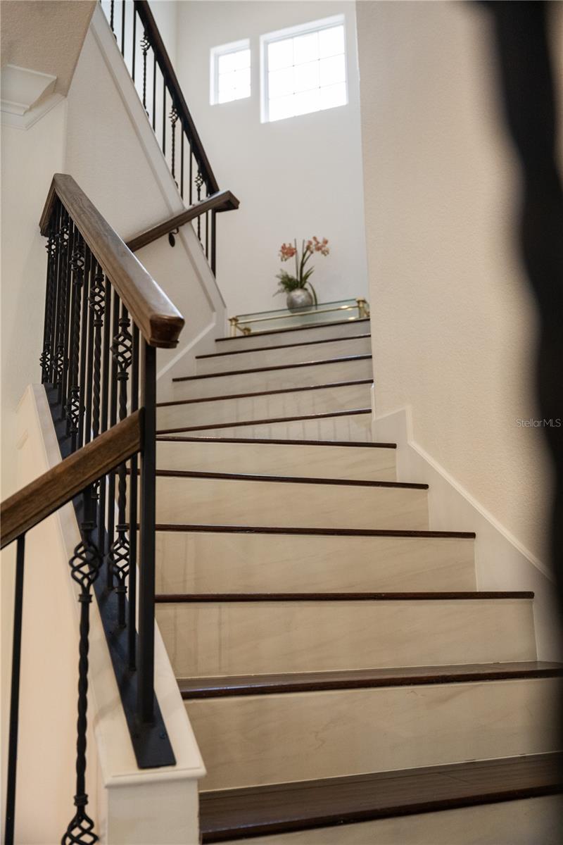 Image 27 of 71 For 6133 Hampshire Court