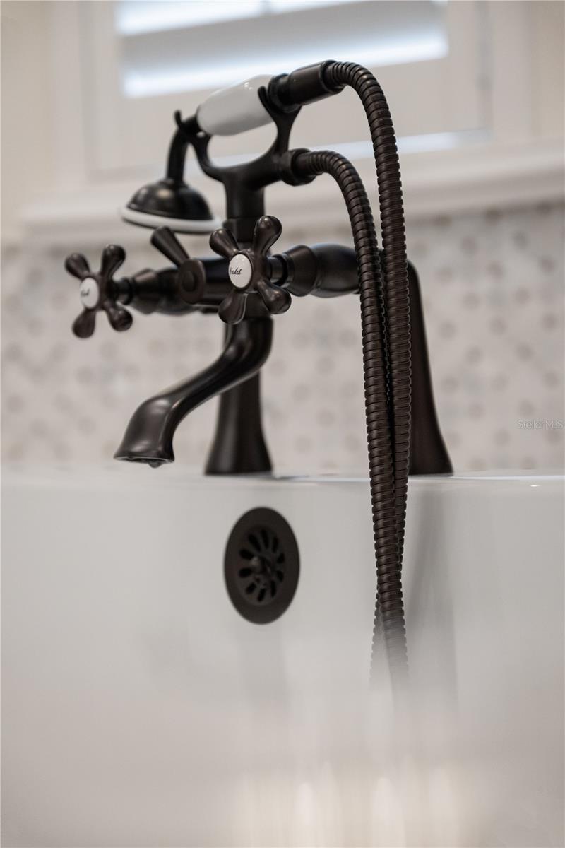 Image 40 of 71 For 6133 Hampshire Court