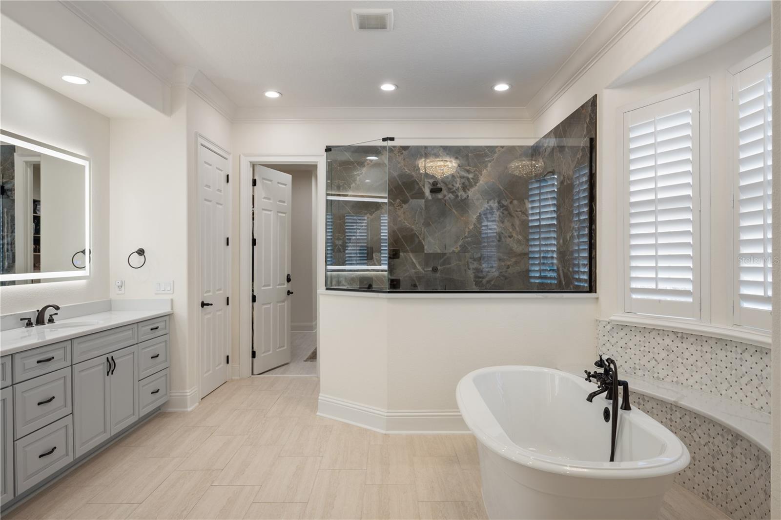 Image 41 of 71 For 6133 Hampshire Court