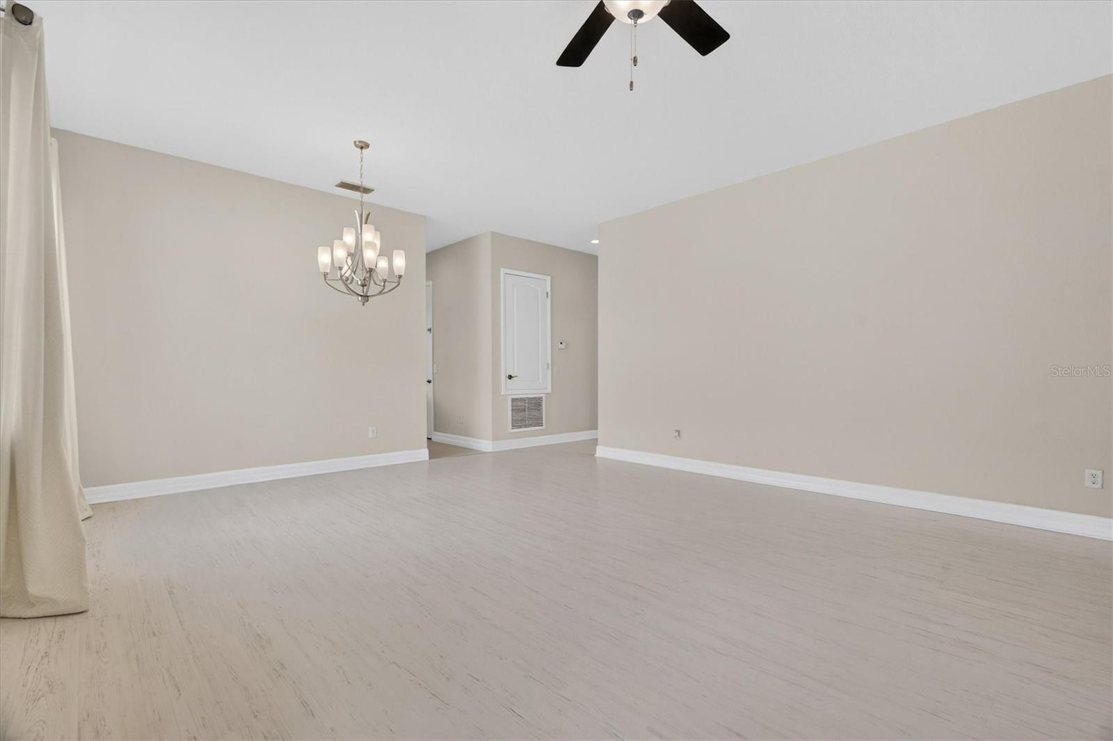 Image 12 of 39 For 10429 Stapeley Dr