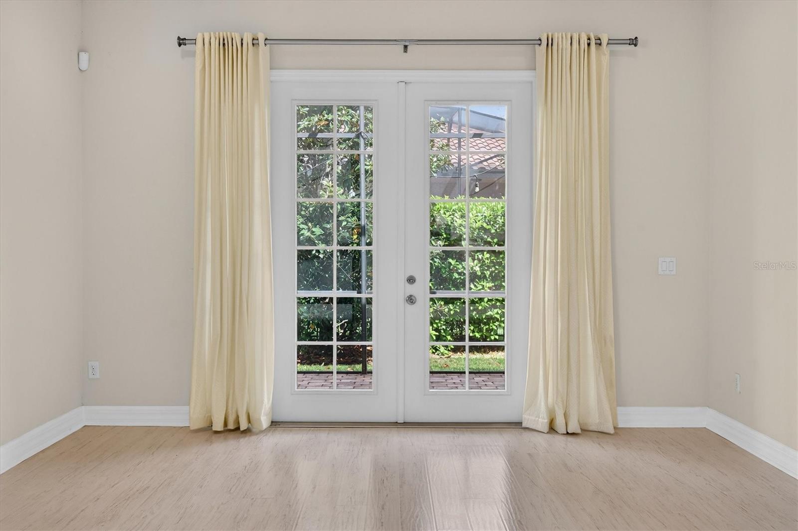 Image 24 of 39 For 10429 Stapeley Dr