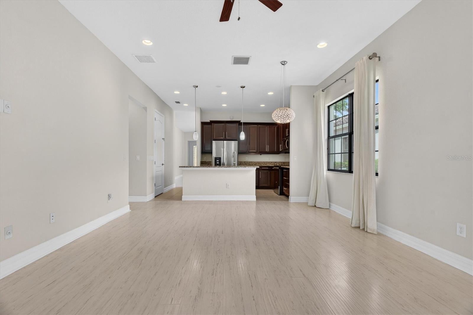 Image 25 of 39 For 10429 Stapeley Dr