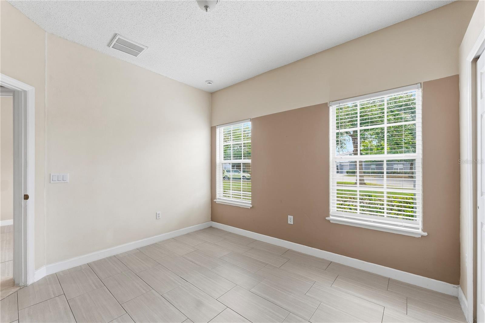 Image 13 of 29 For 2047 Island Brook Lane