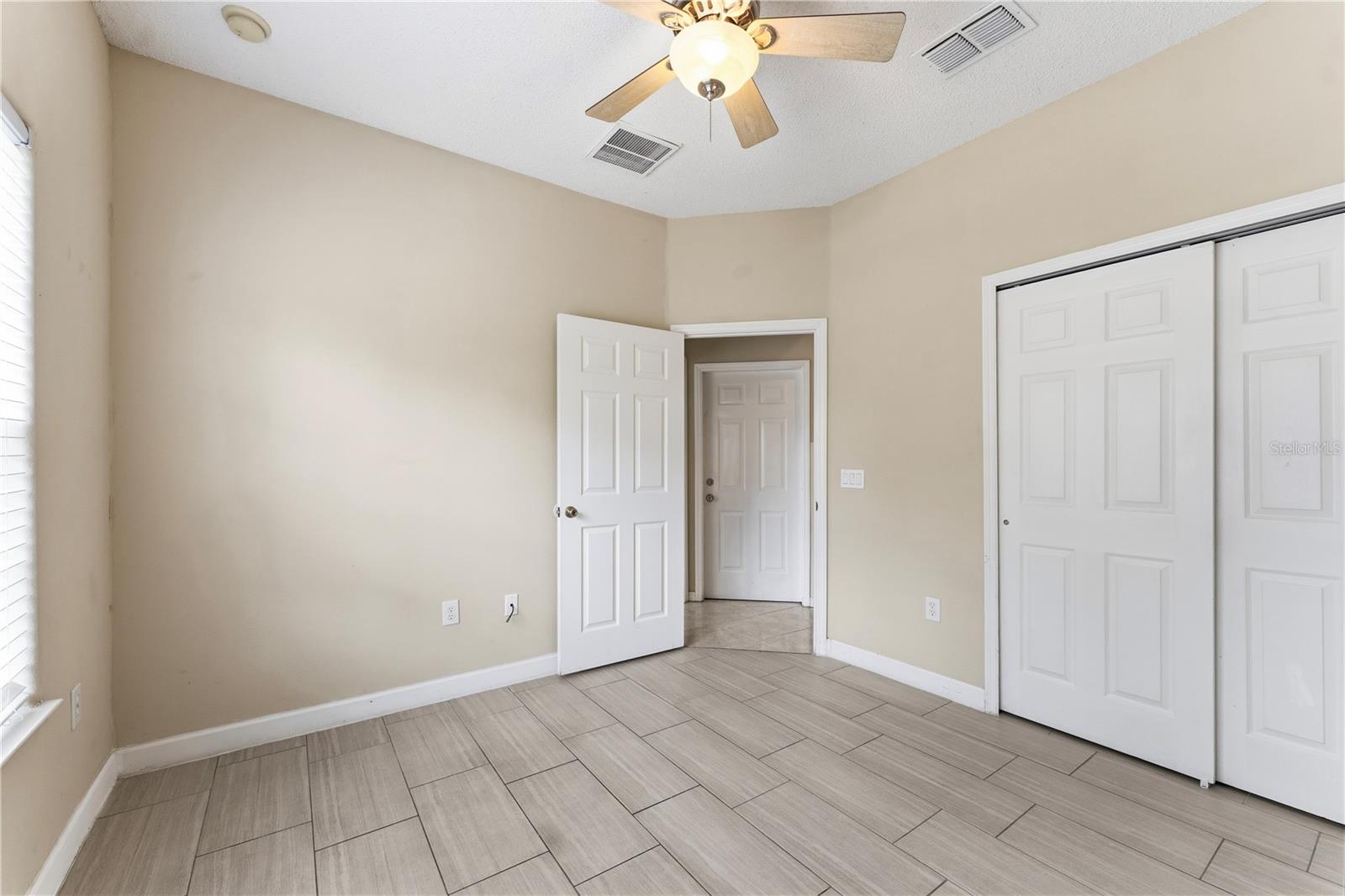 Image 18 of 29 For 2047 Island Brook Lane