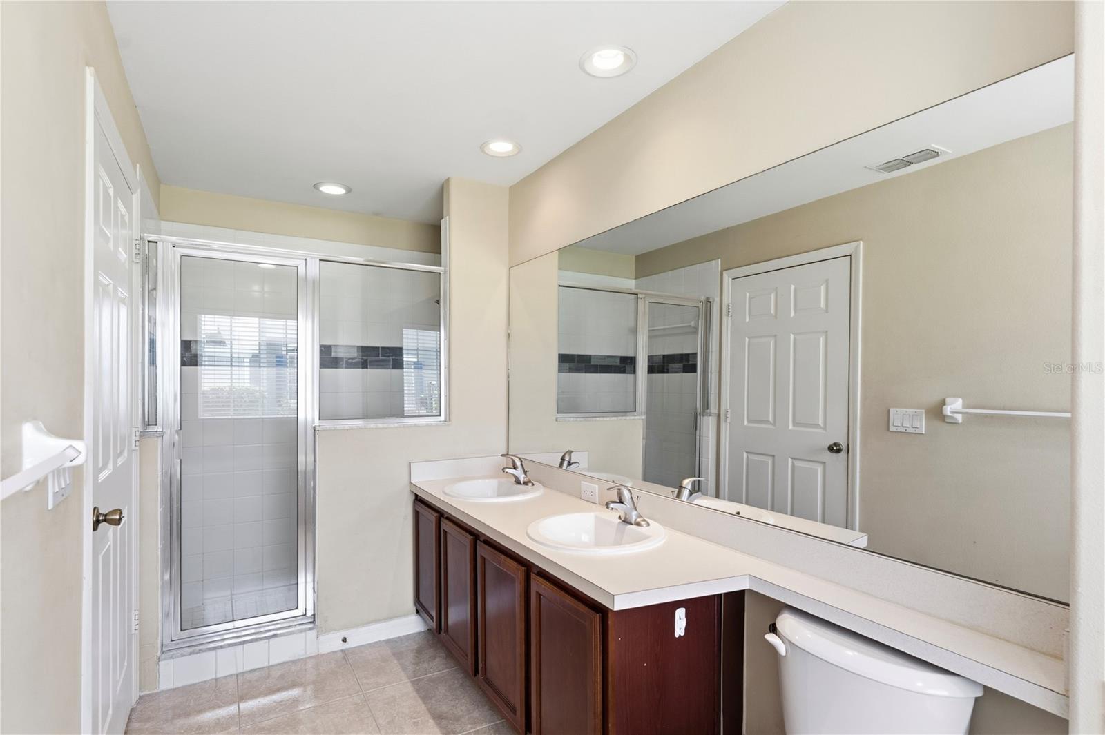 Image 25 of 29 For 2047 Island Brook Lane