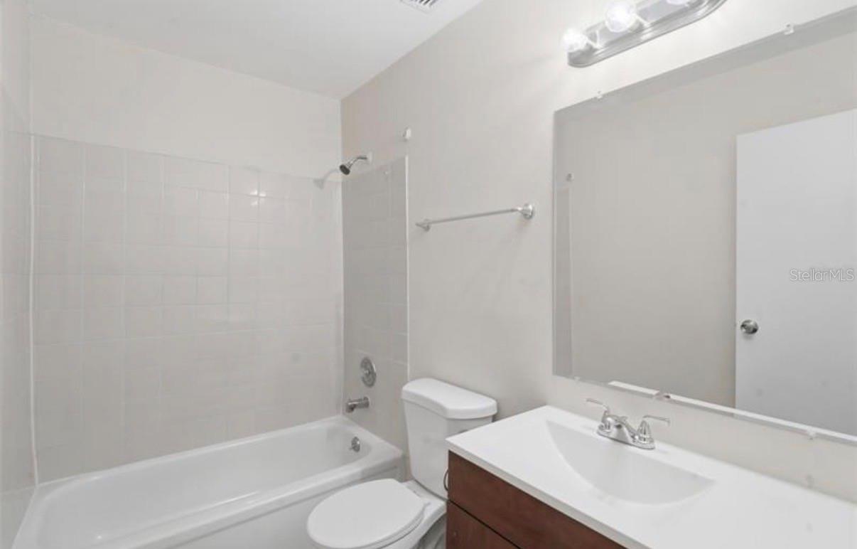 Image 11 of 24 For 30 Moree Loop 37