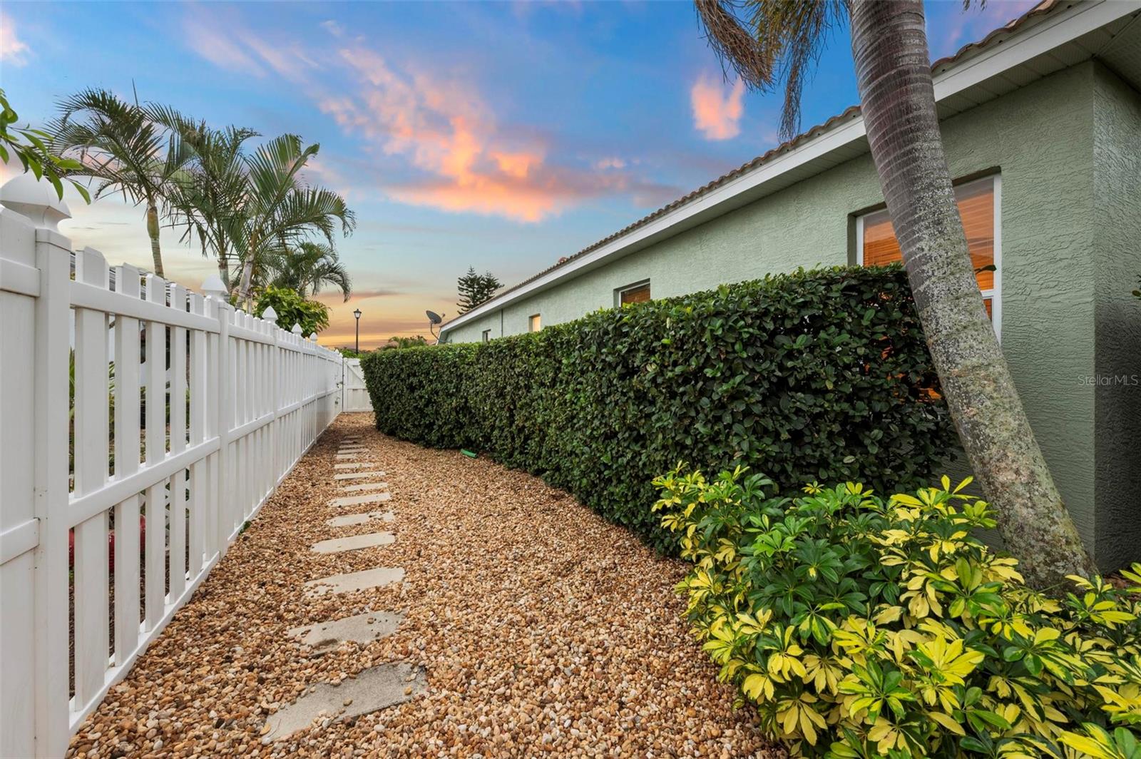 Image 44 of 50 For 7419 Roxye Lane