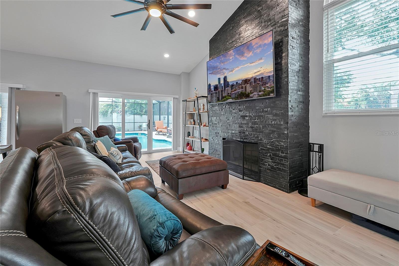 Image 15 of 74 For 7705 Apple Tree Circle