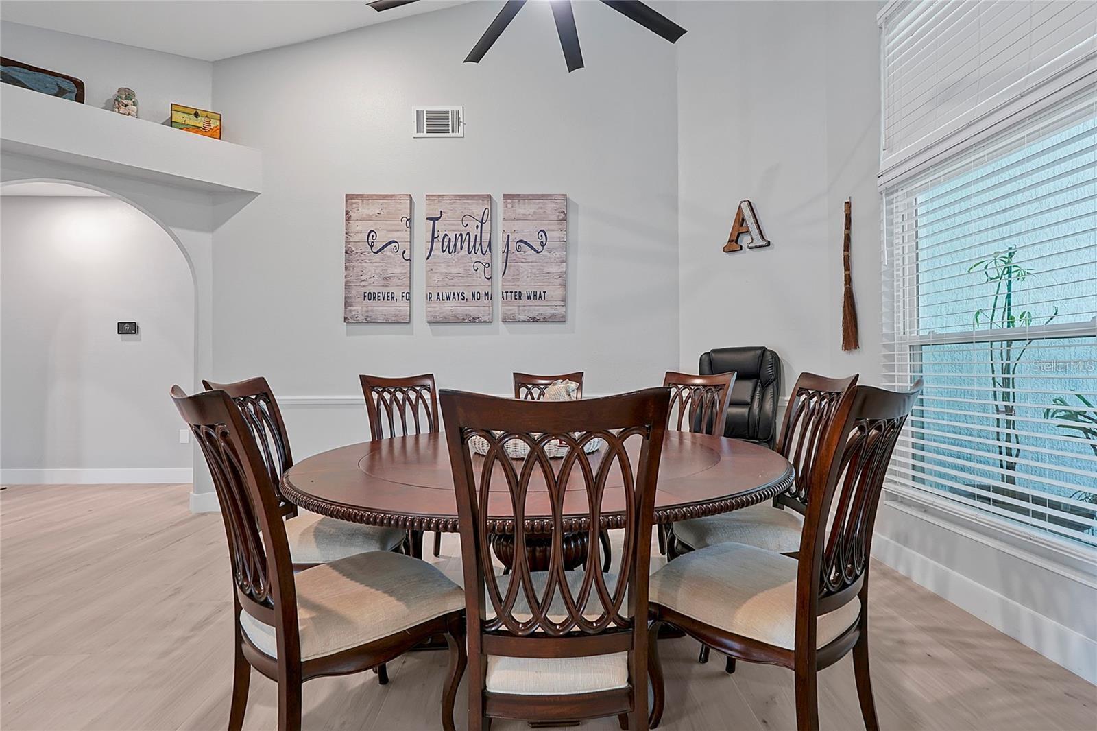 Image 31 of 74 For 7705 Apple Tree Circle