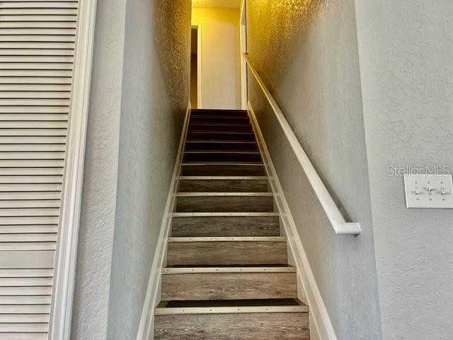 Image 14 of 29 For 898 Farrington Drive