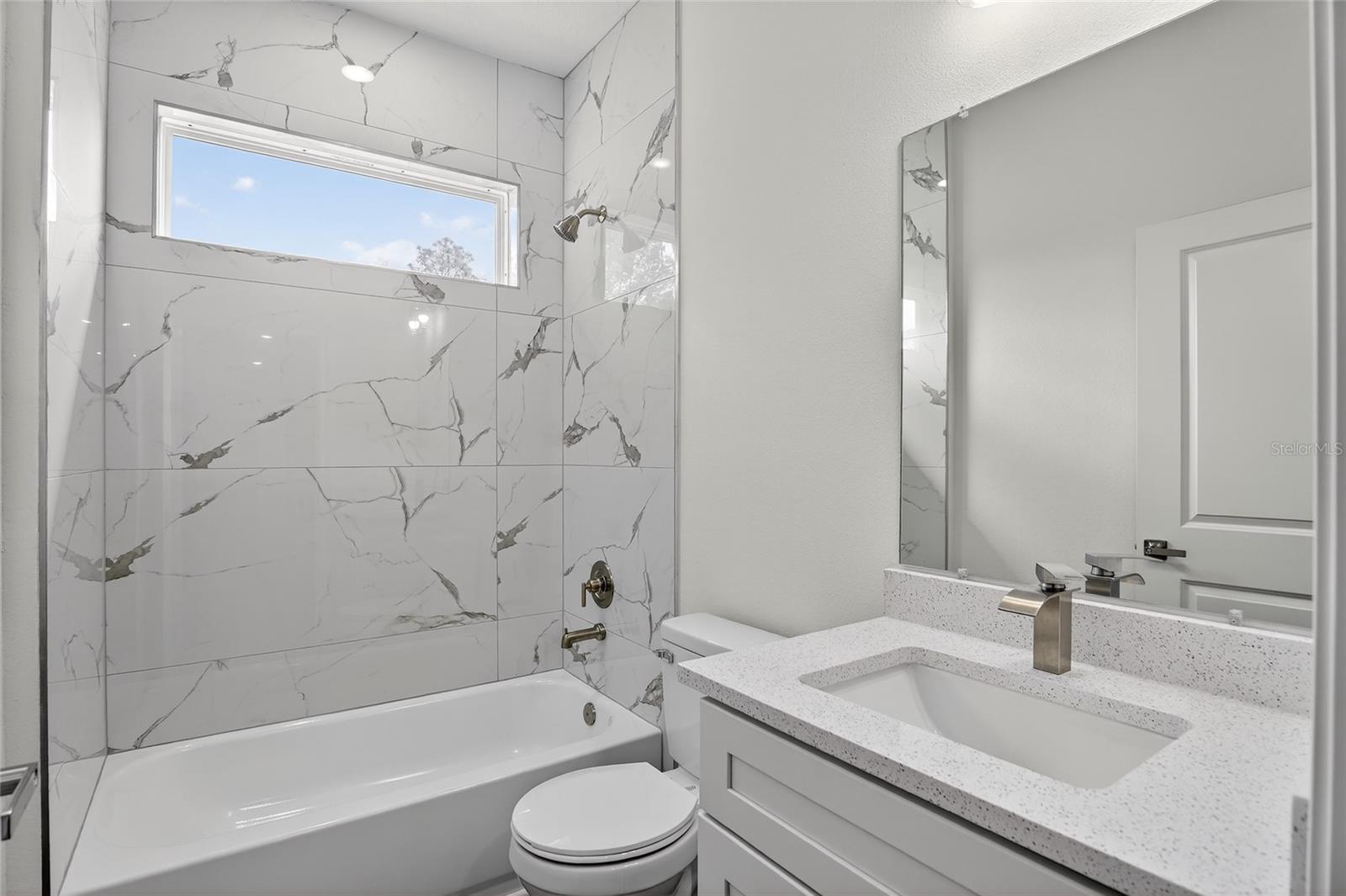 Listing photo id 16 for 99 Goldcoast Place