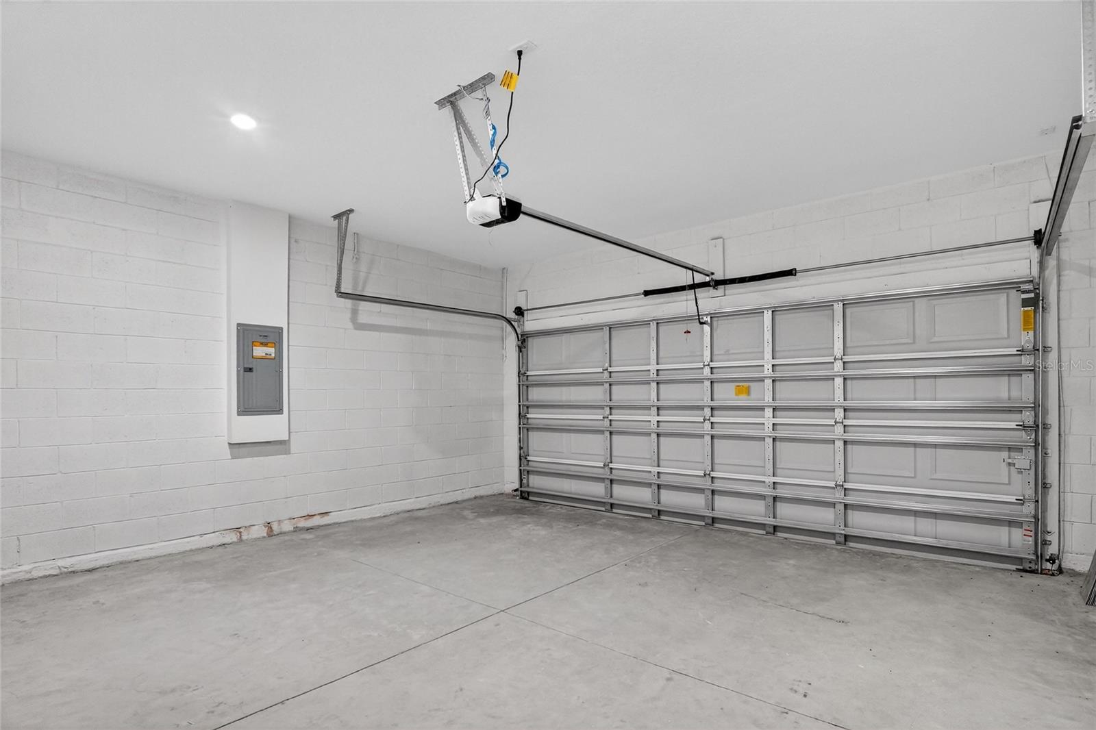 Listing photo id 20 for 99 Goldcoast Place