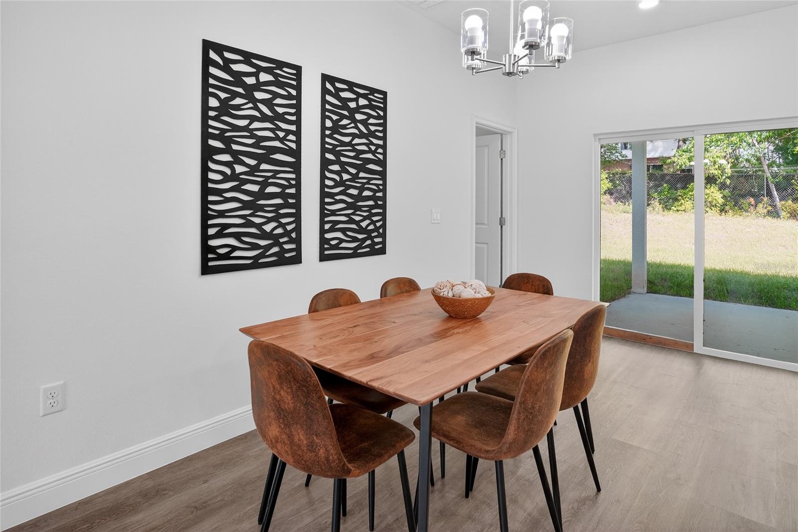 Listing photo id 3 for 99 Goldcoast Place