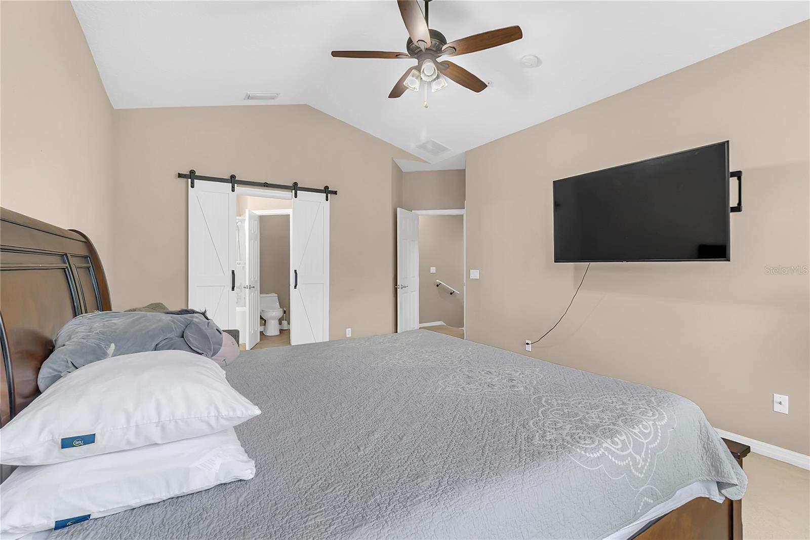 Image 13 of 37 For 572 Pinebranch Circle