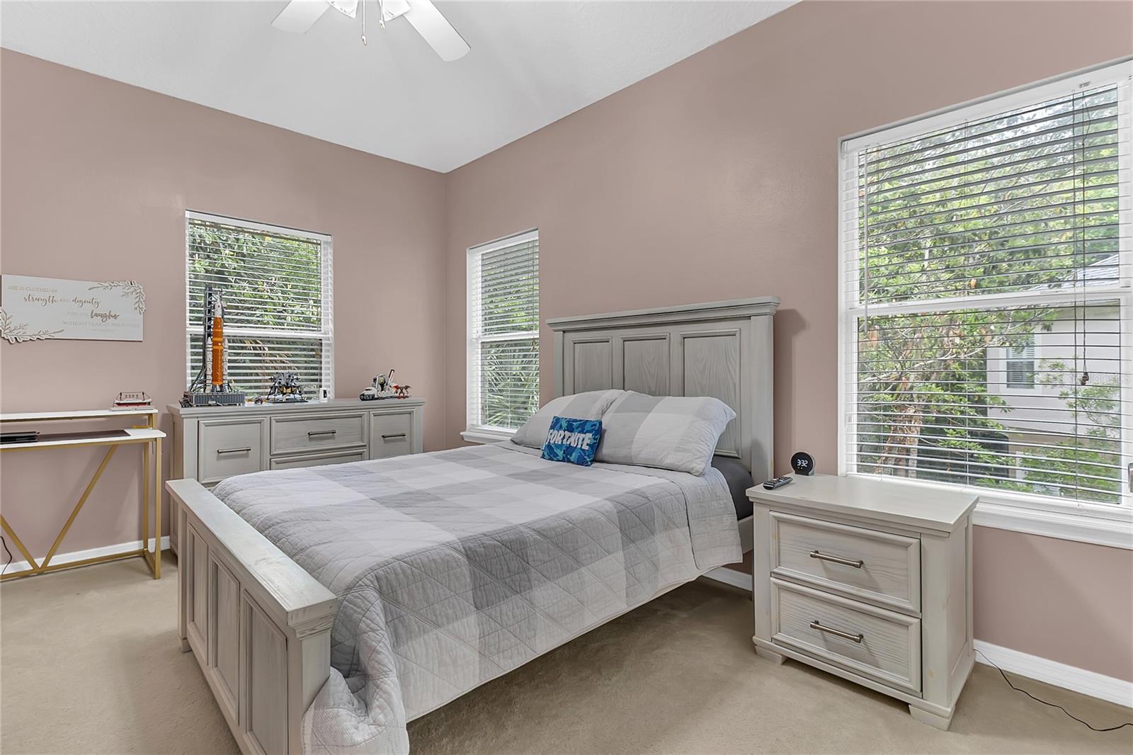 Image 15 of 37 For 572 Pinebranch Circle