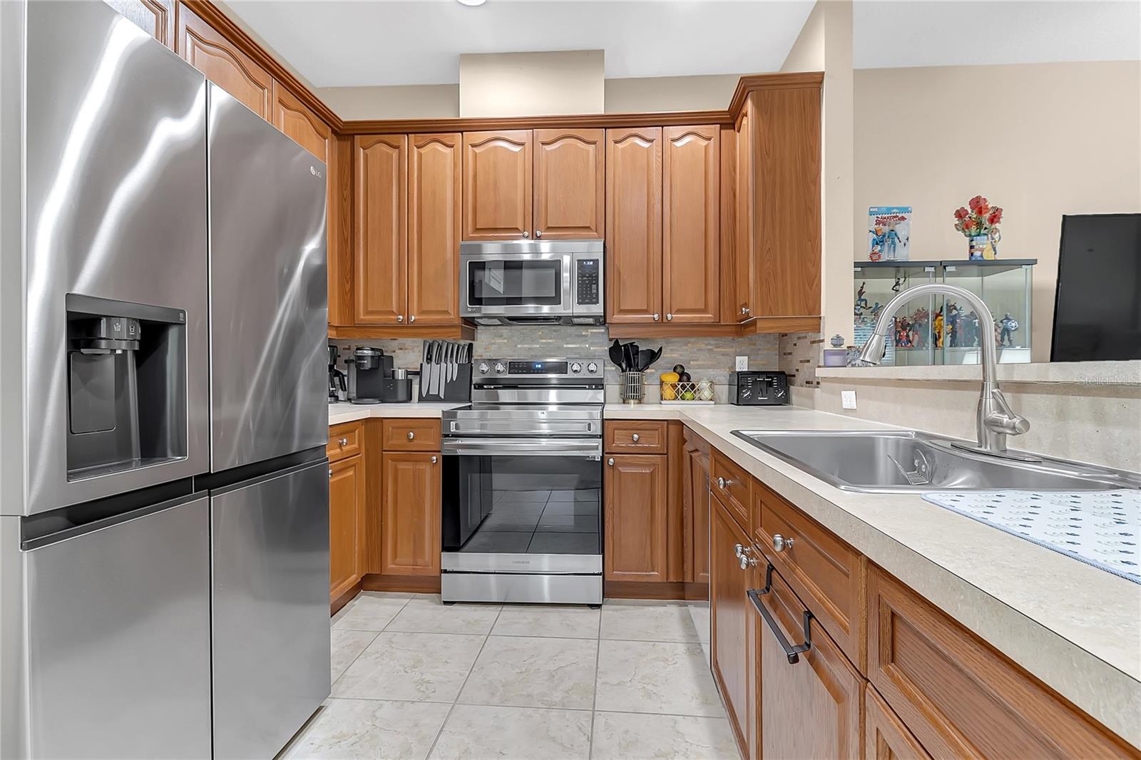 Image 9 of 37 For 572 Pinebranch Circle