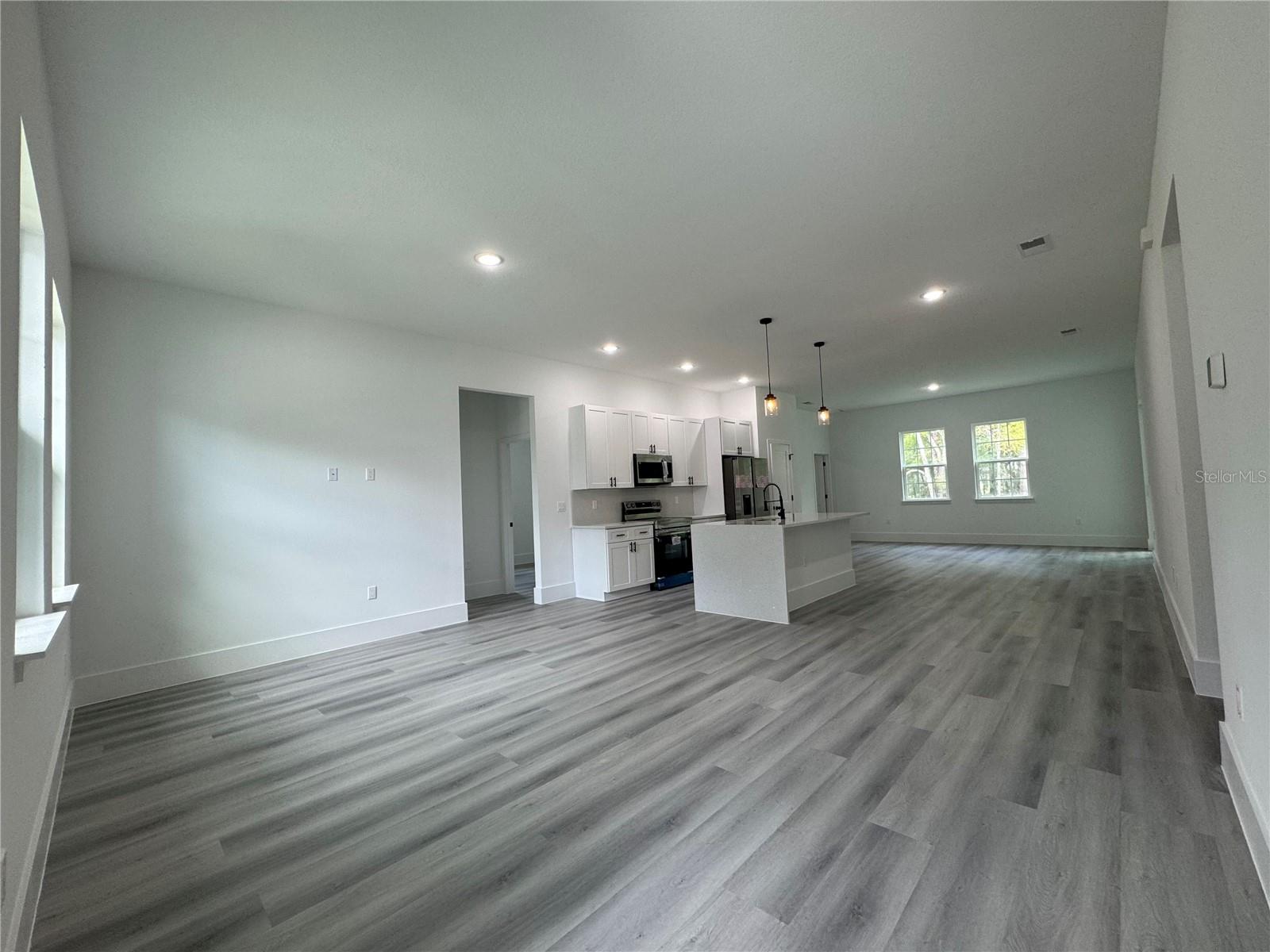 Listing photo id 8 for 10099 Carib Way