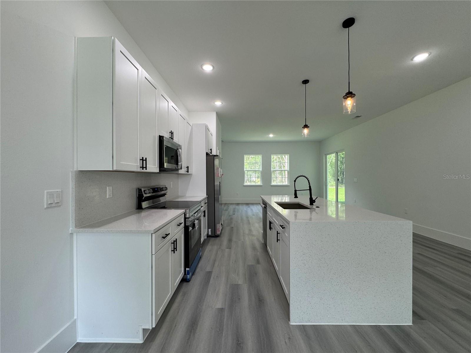 Listing photo id 10 for 10099 Carib Way