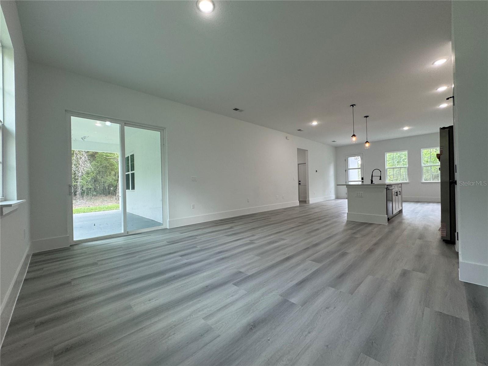 Listing photo id 14 for 10099 Carib Way