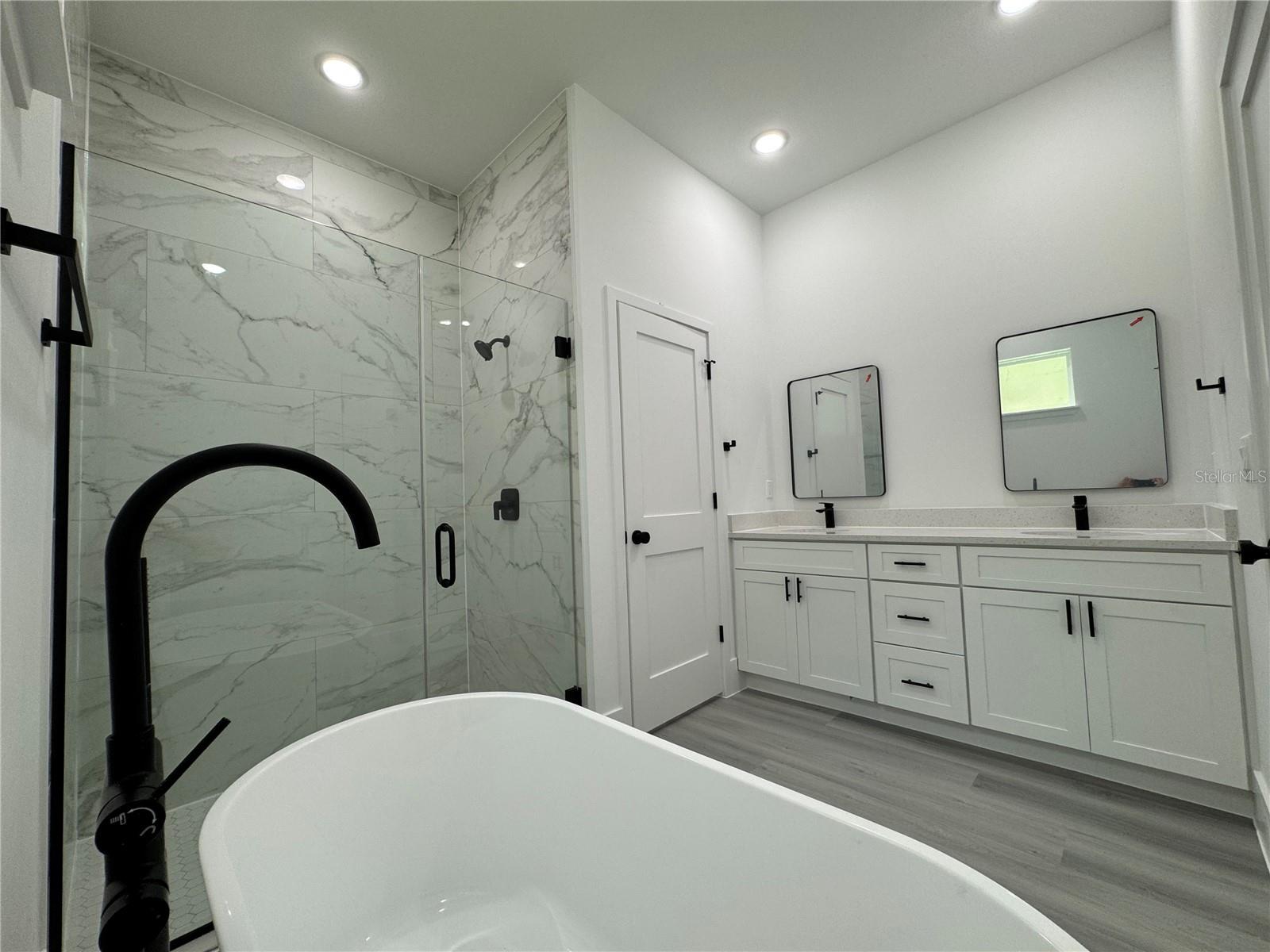 Listing photo id 23 for 10099 Carib Way