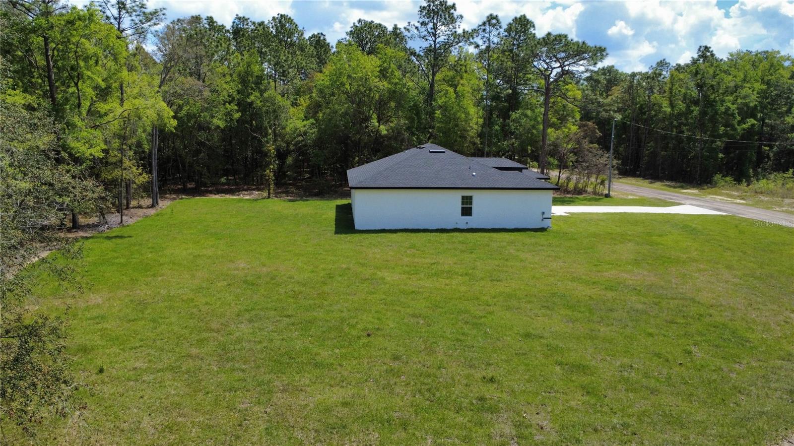 Listing photo id 4 for 10099 Carib Way